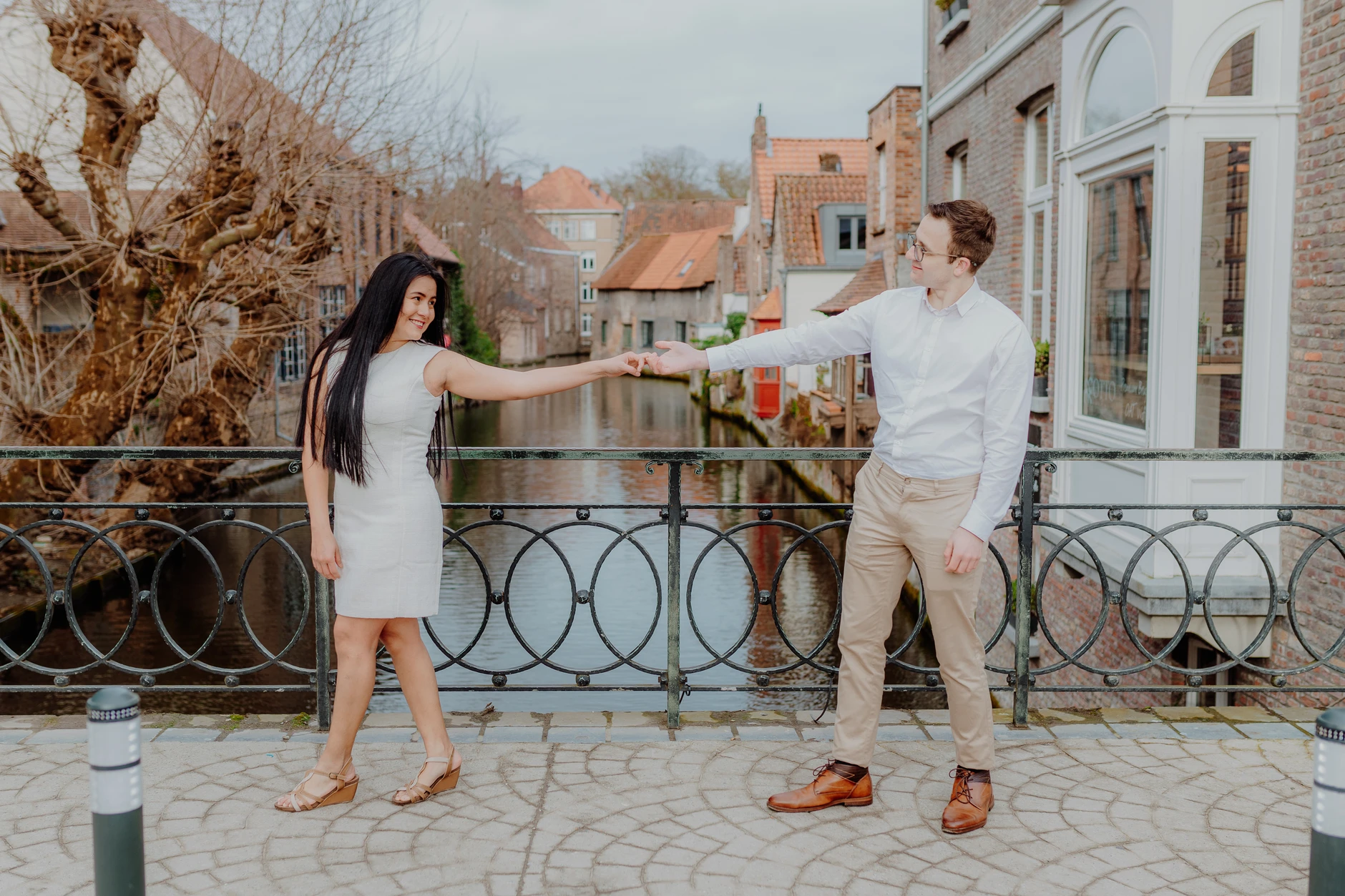 Schwarzweiss-Variante eines Strassenmoments