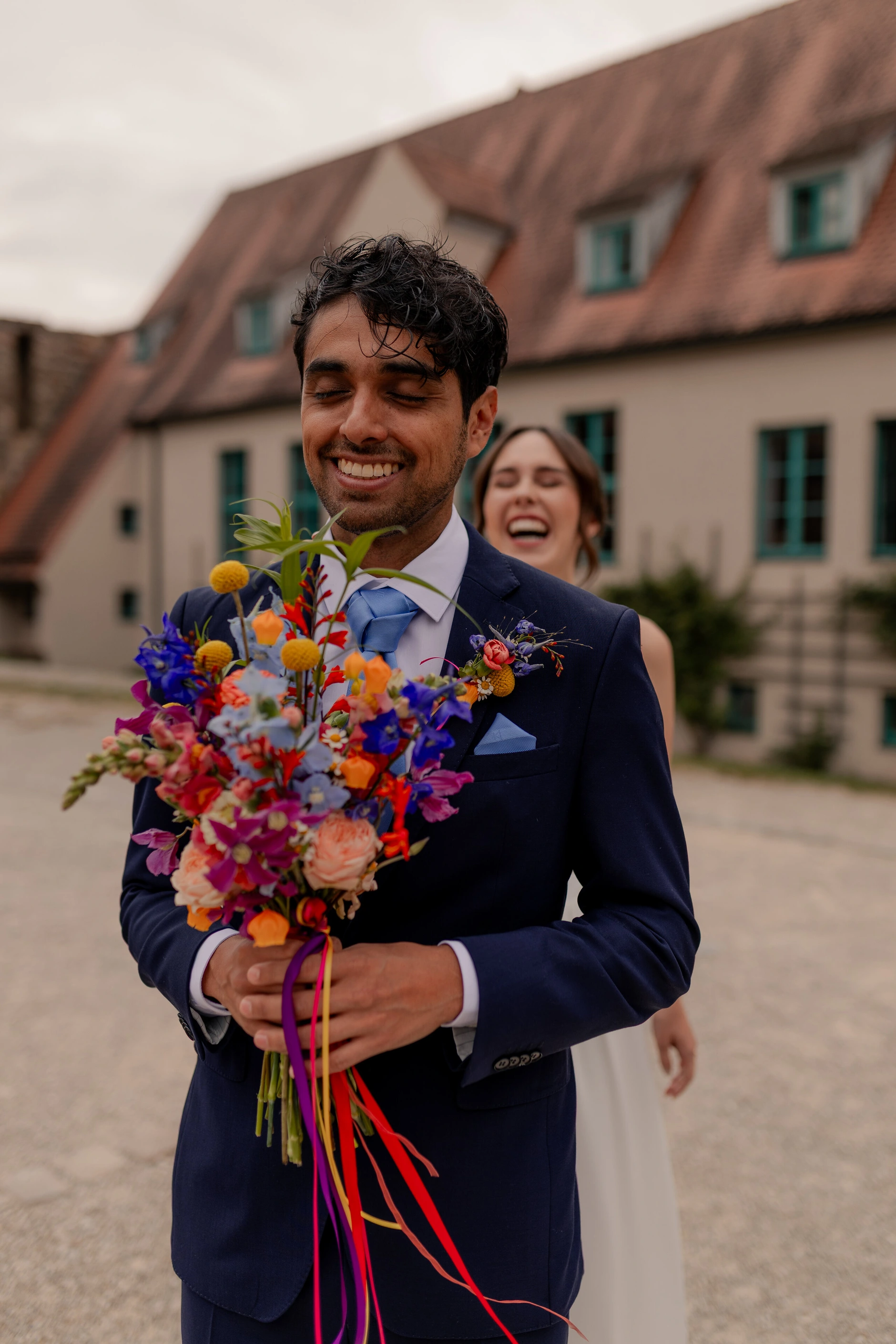 Wedding couple portrait – Selina and Manuel at Burg Abenberg castle, Bavaria