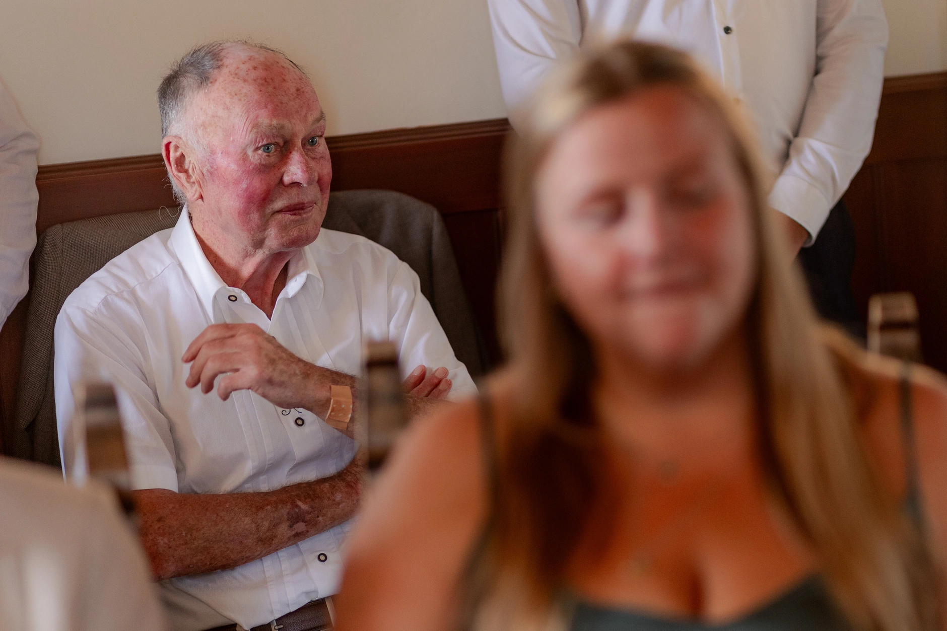 Wedding couple portrait – Selina and Manuel at Burg Abenberg castle, Bavaria