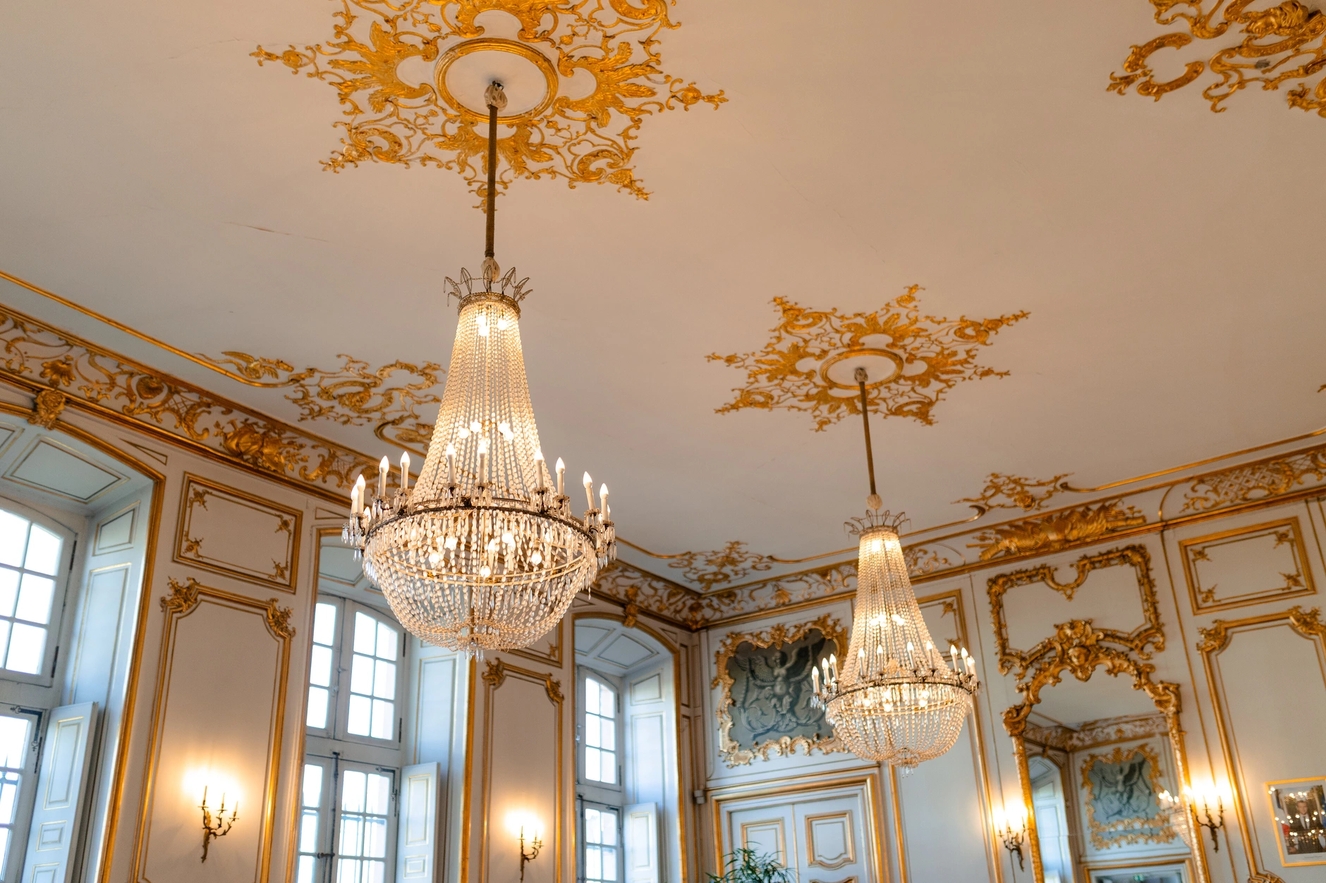 Emma and Julien – Wedding portraits in the old town of Strasbourg