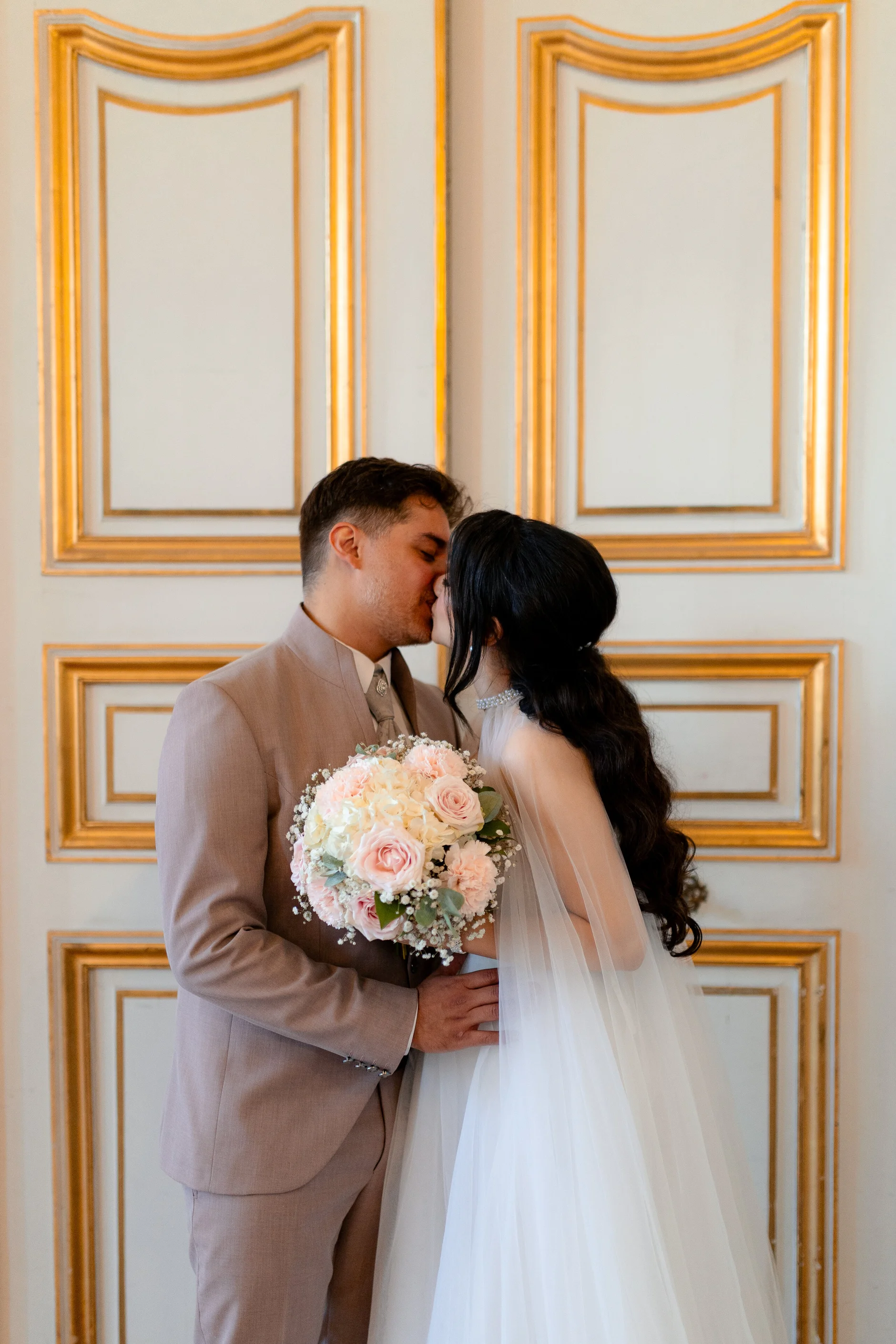 Emma and Julien – Wedding portraits in the old town of Strasbourg