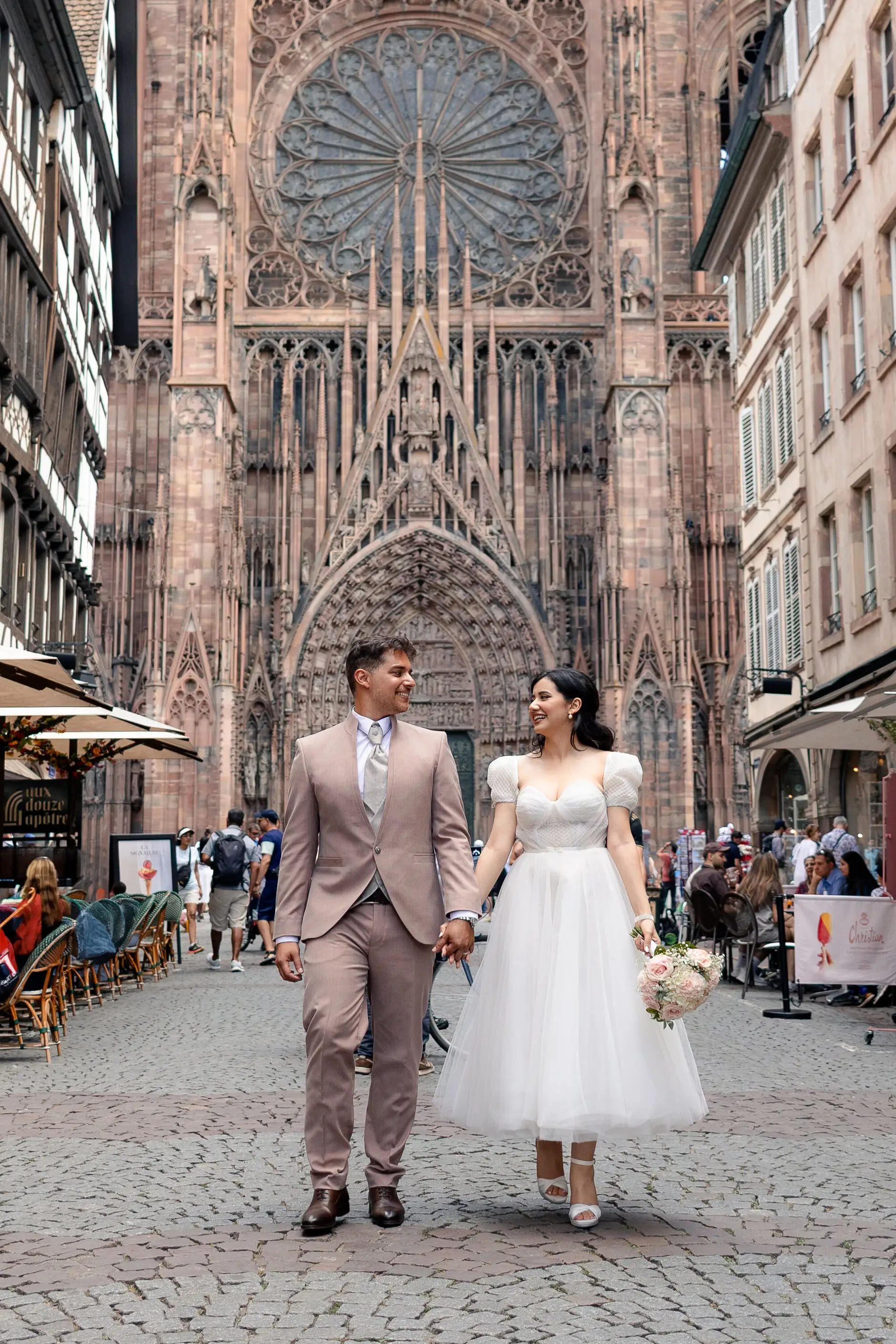 Emma and Julien – Wedding photos on the cobblestone streets of Strasbourg