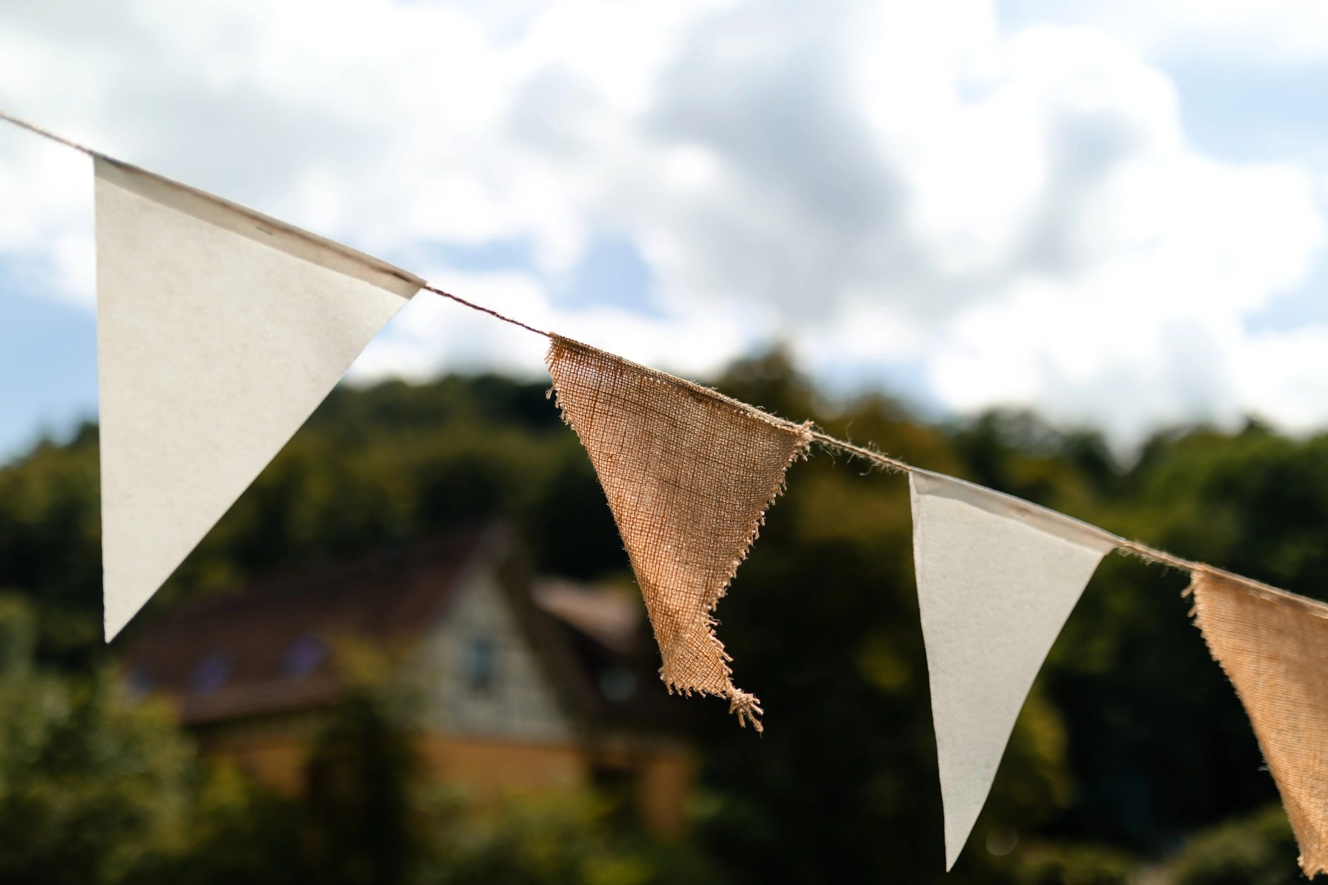 Emma and Julien – Wedding photos on the cobblestone streets of Strasbourg