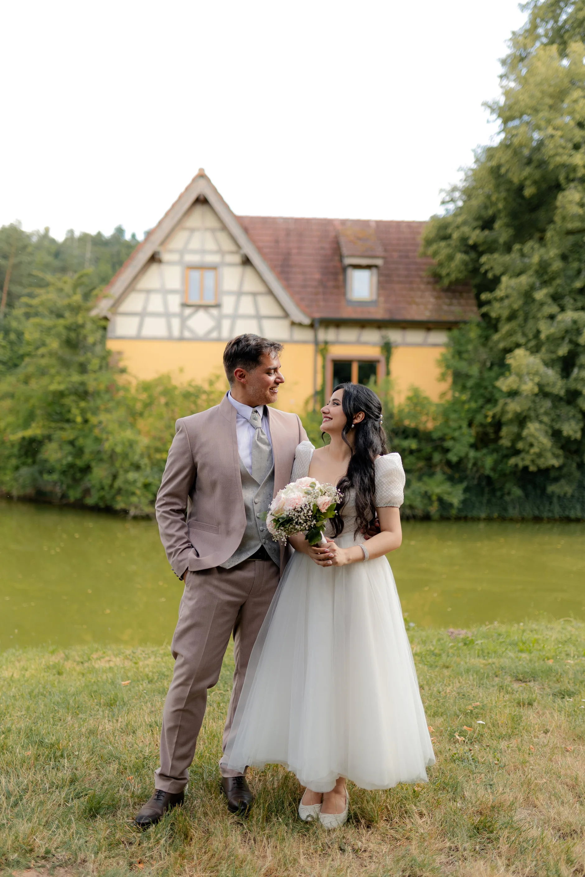 Emma and Julien – Wedding portraits in the Strasbourg old town