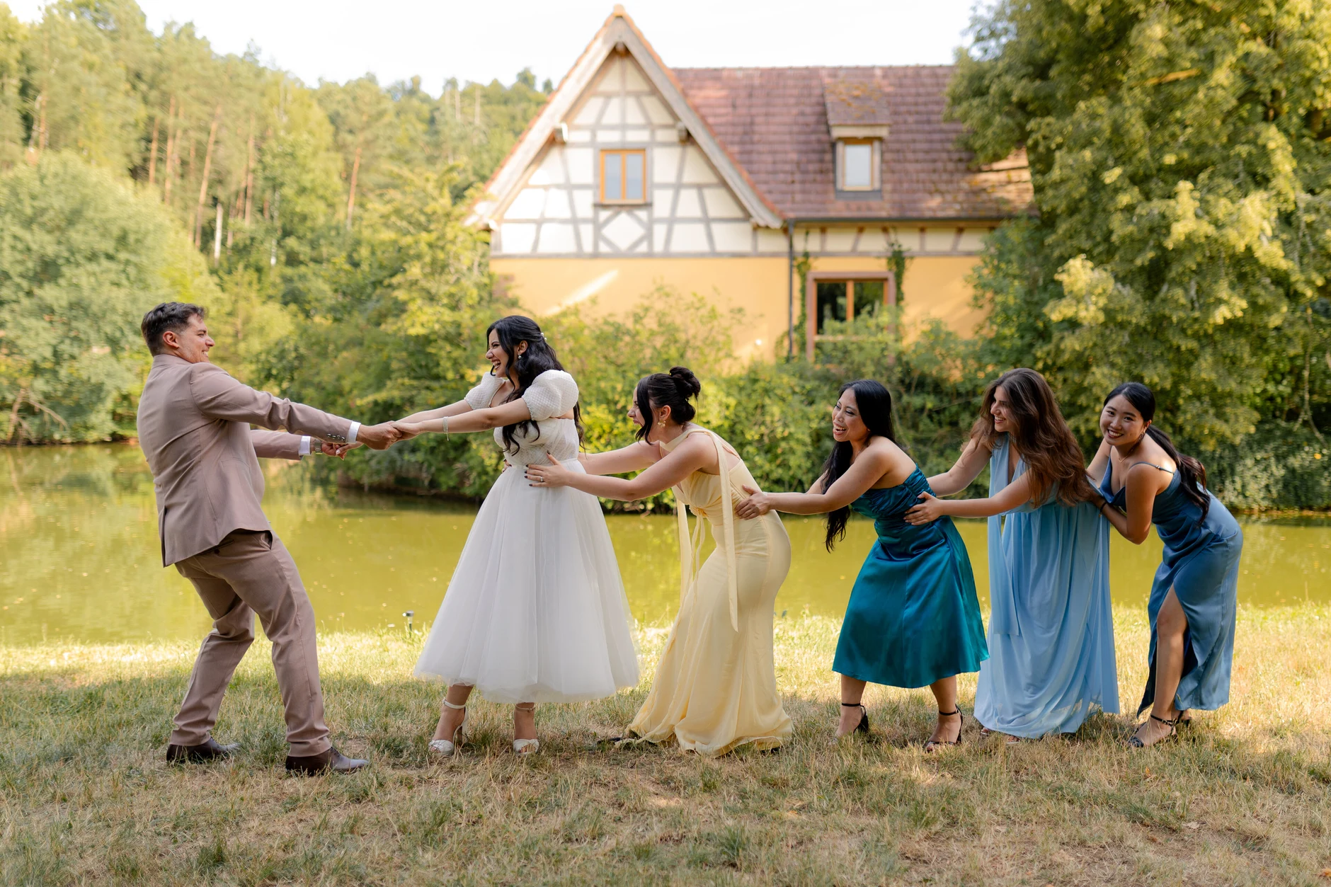 Emma and Julien – Wedding portraits in the Strasbourg old town