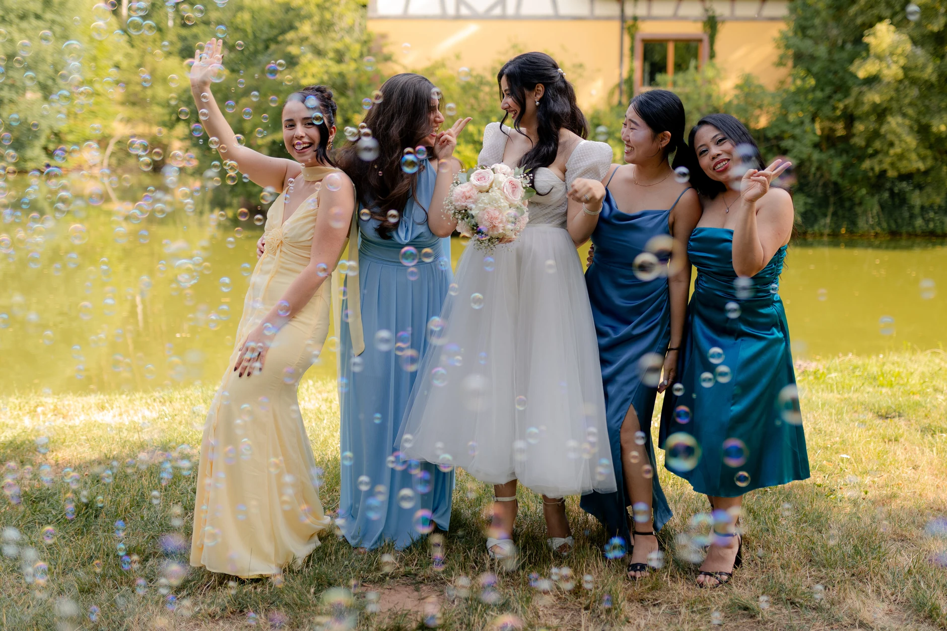 Emma and Julien – Wedding portraits in the Strasbourg old town