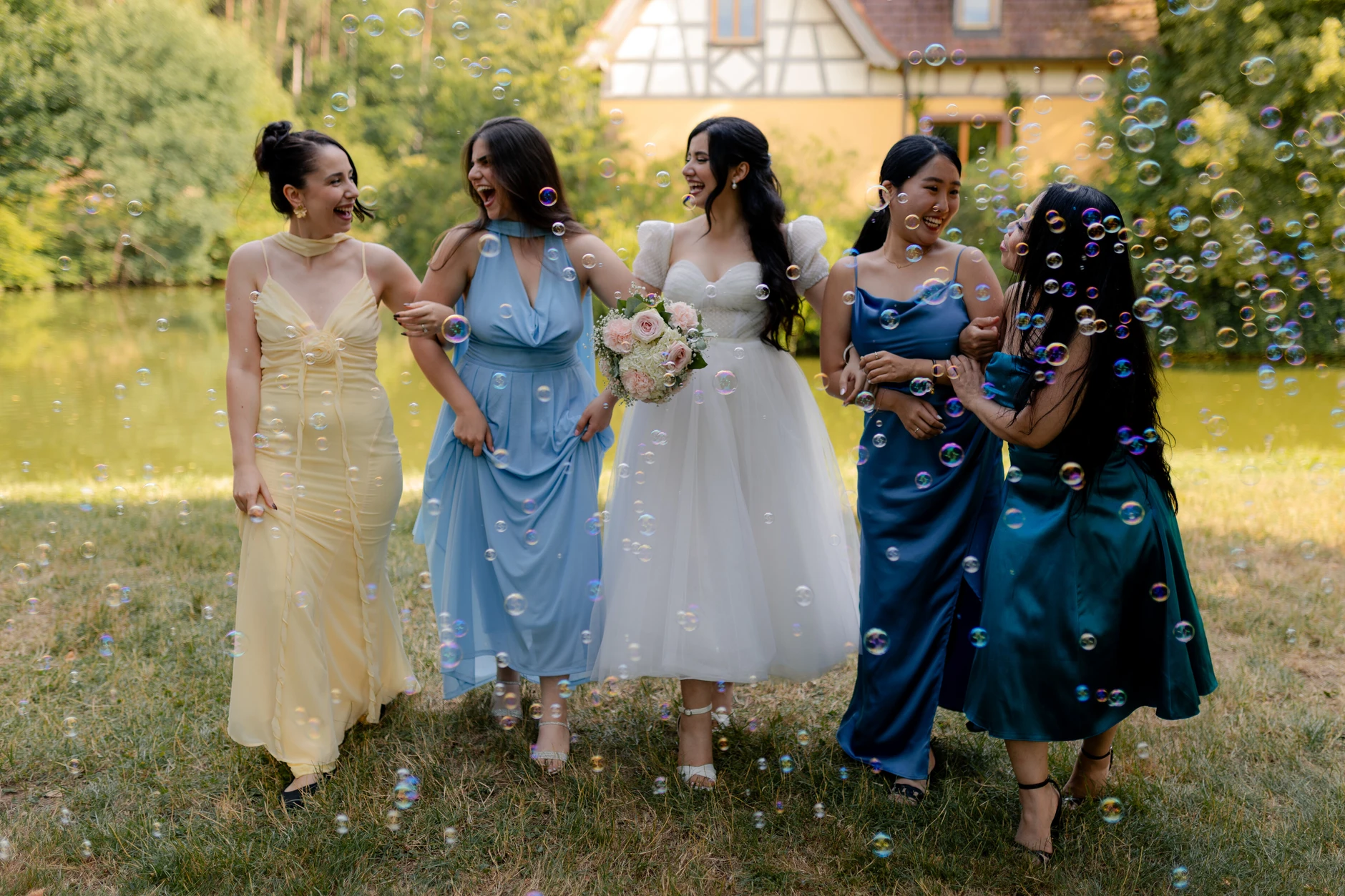 Emma and Julien – Wedding portraits in the Strasbourg old town