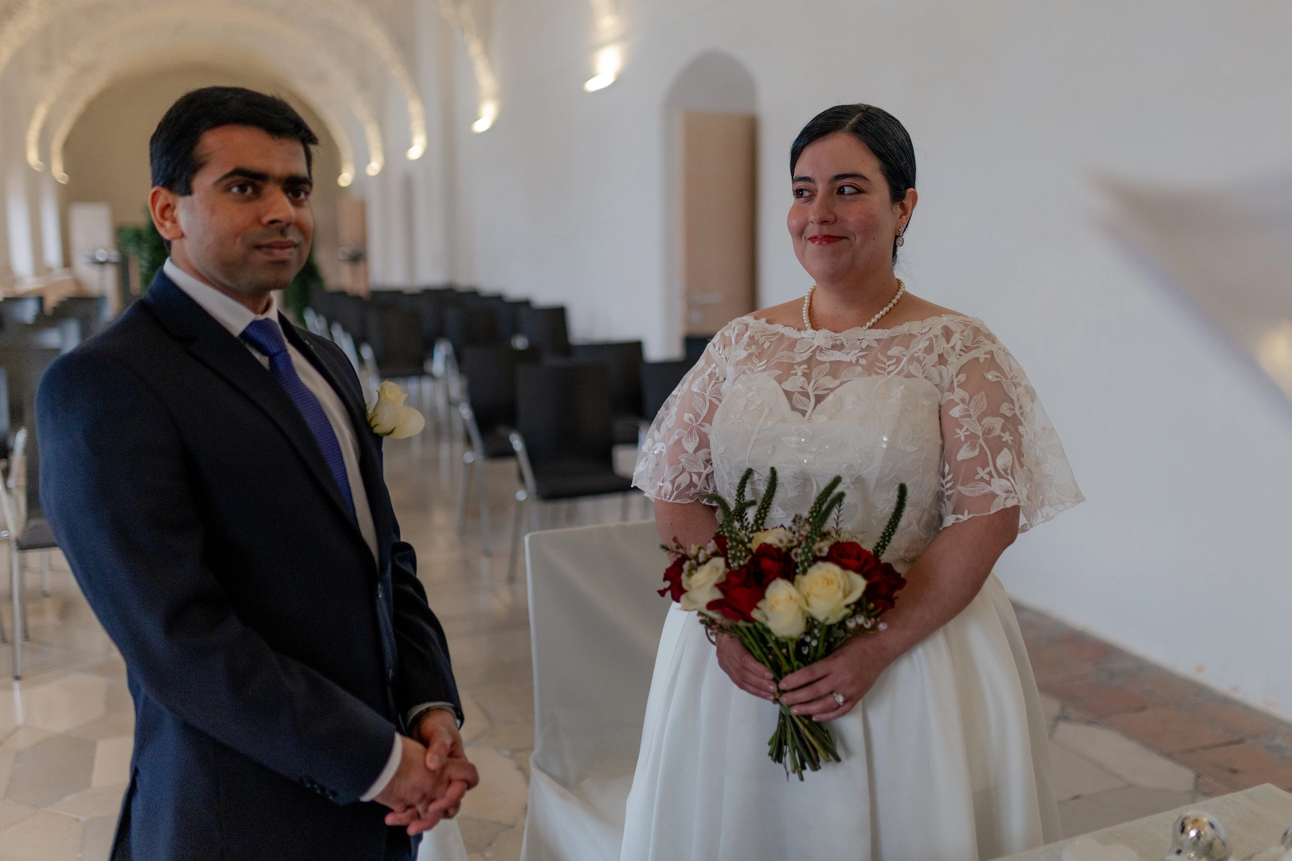 Gaby and Vitesh – Wedding portraits and details at Standesamt Ranshofen