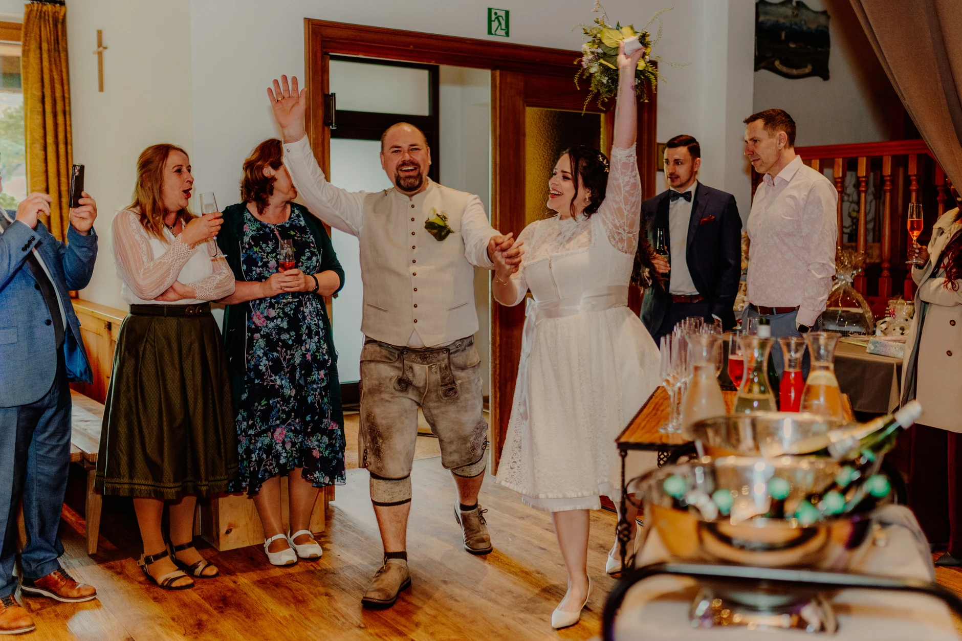Haiko y Jocelyn – Brindis y discursos en la recepción de boda en Gasthaus Bartl