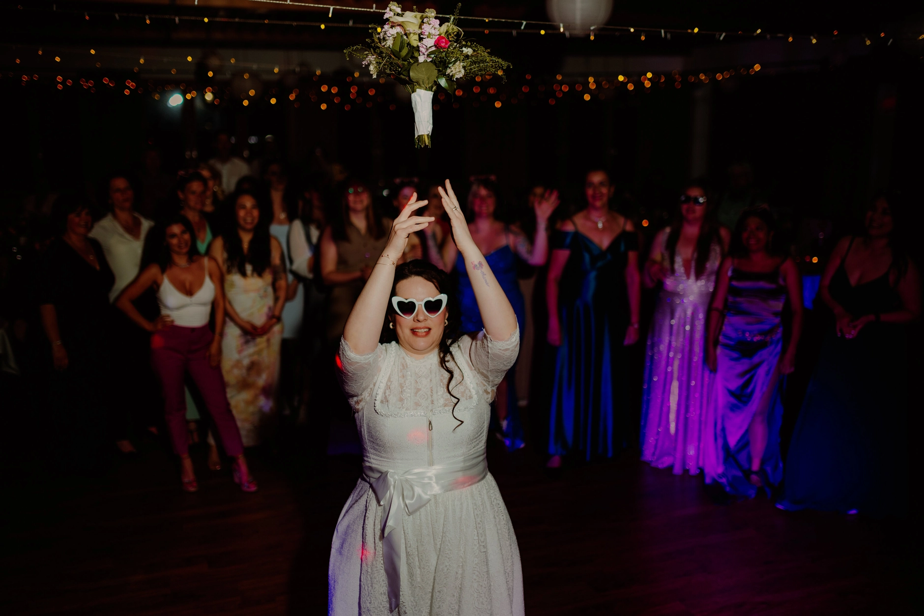 Haiko y Jocelyn – Sesión de retratos de boda en Gasthaus Bartl, Baviera
