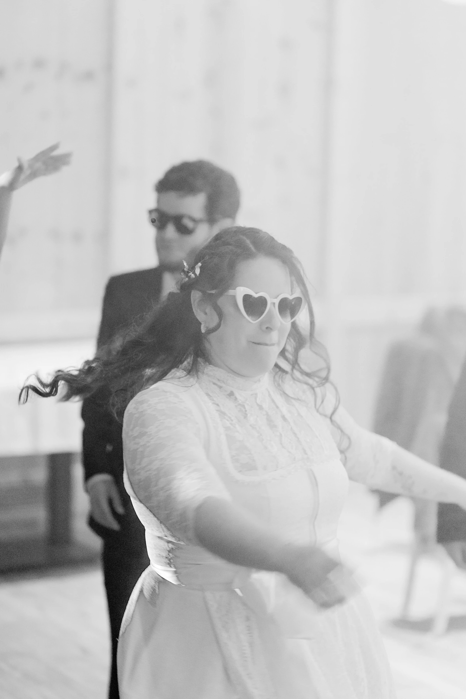 Haiko y Jocelyn – Sesión de retratos de boda en Gasthaus Bartl, Baviera