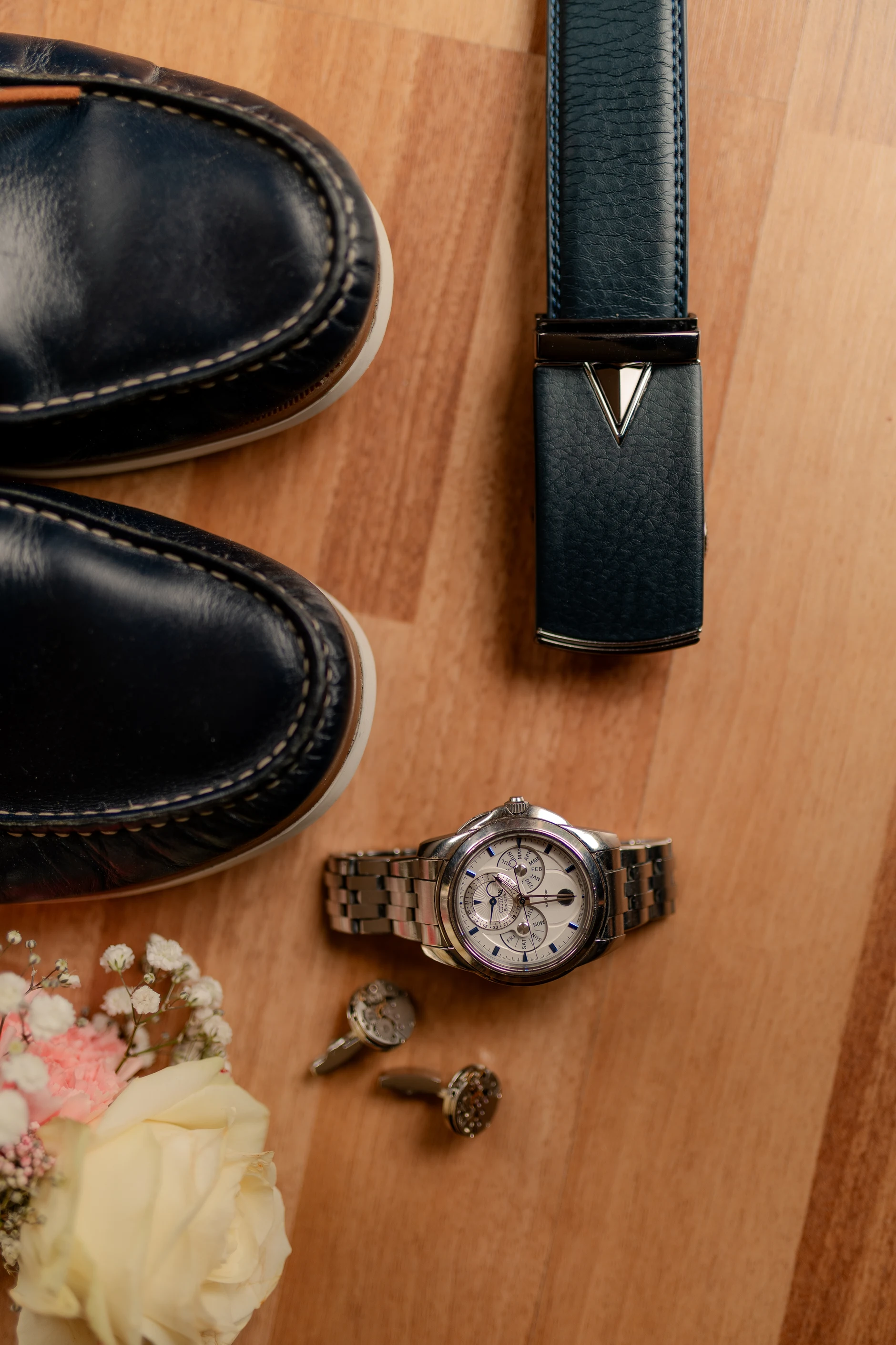 Retrato en blanco y negro de la novia Deus con vestido de novia – fotografía de boda Milly-la-Forêt Francia