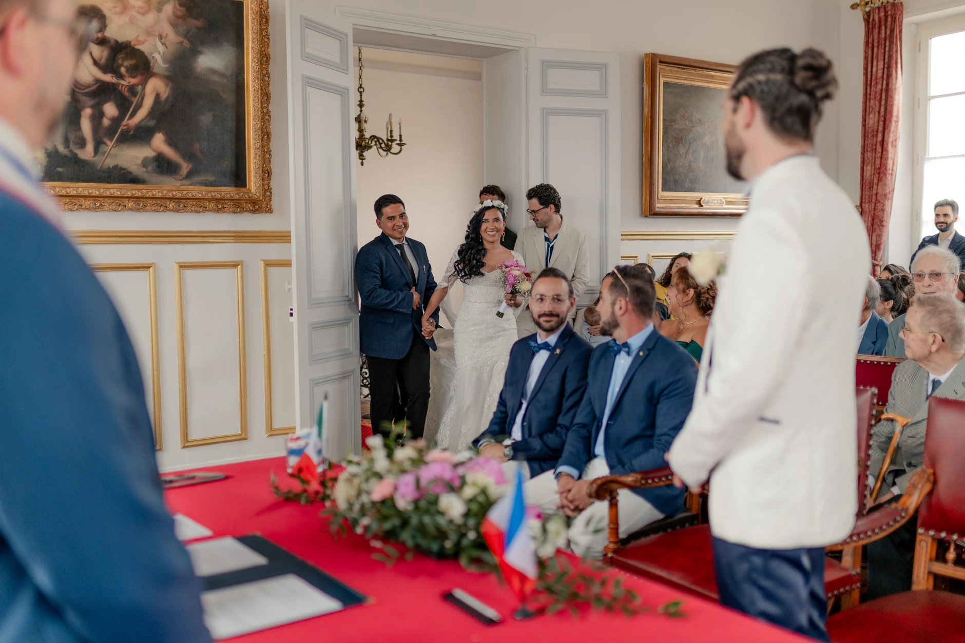 Outdoor candid of invitados at recepción – fotografía de boda Francia