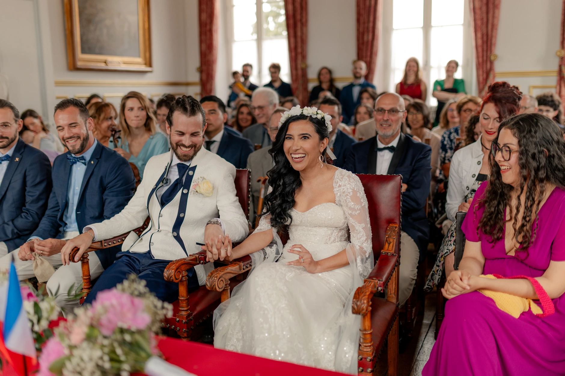 Getting ready moment, la novia Deus smiling – fotografía de boda Francia