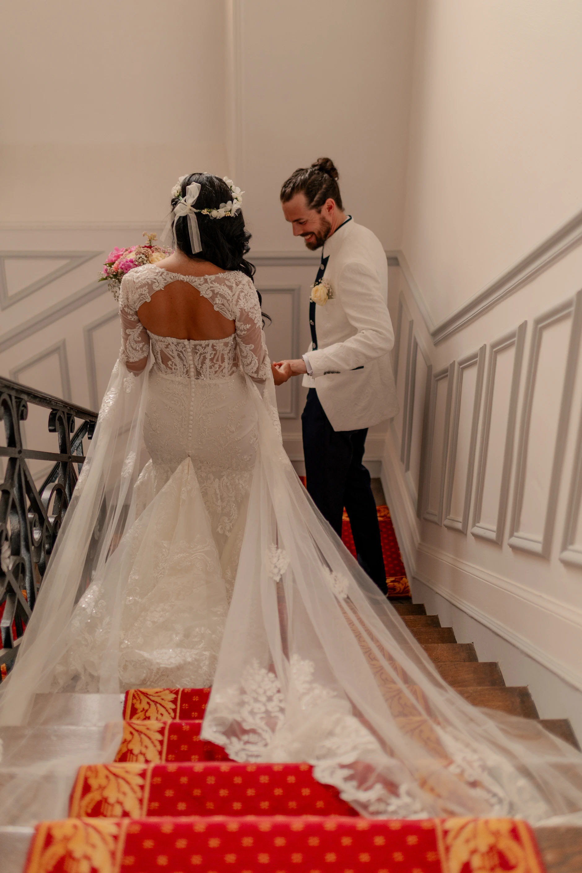 Indoor recepción candid shot – fotografía de boda Francia