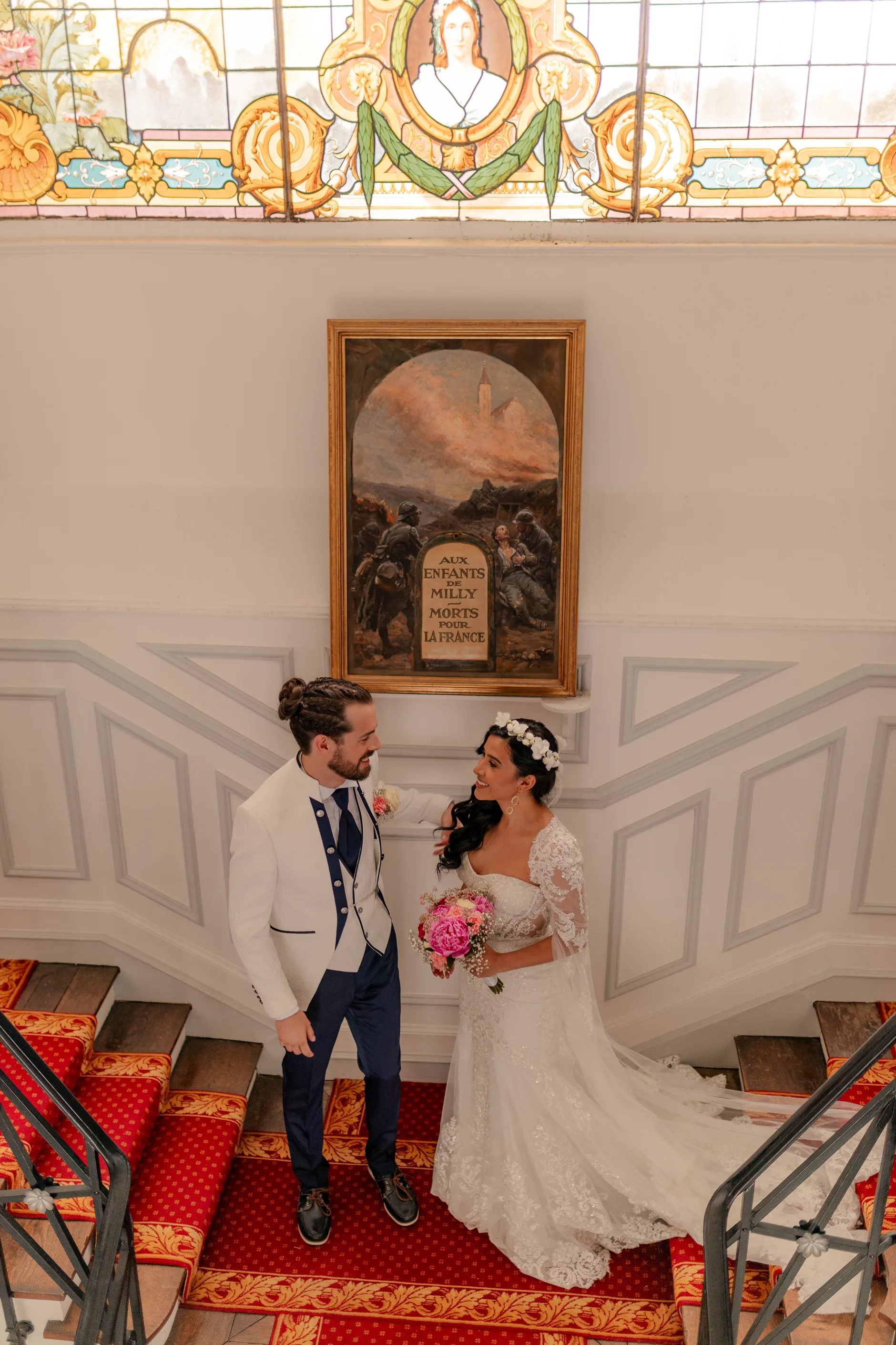 Indoor recepción, alegre celebration – boda Milly-la-Forêt Francia