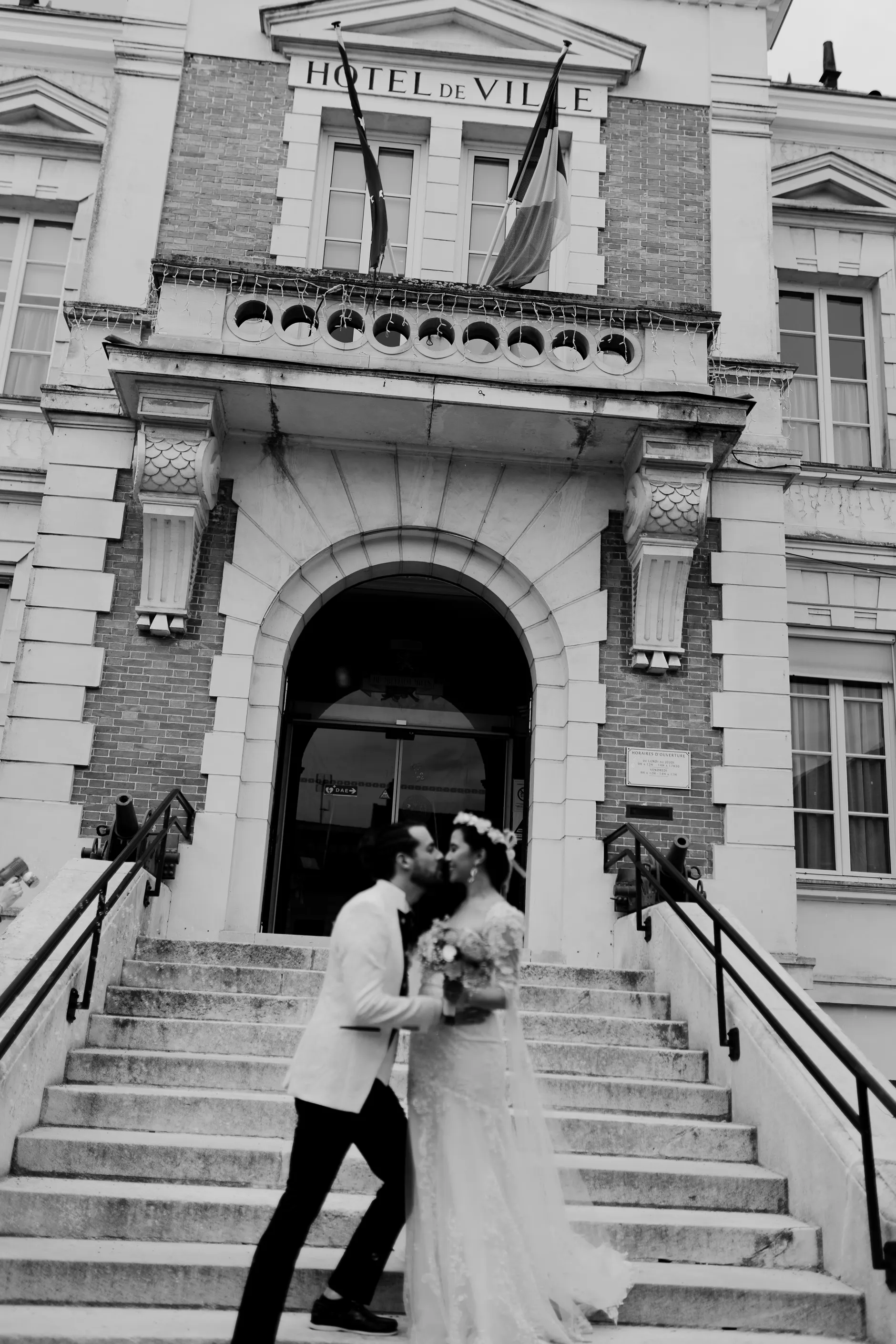 Reception moments indoors – fotografía de boda Milly-la-Forêt Francia