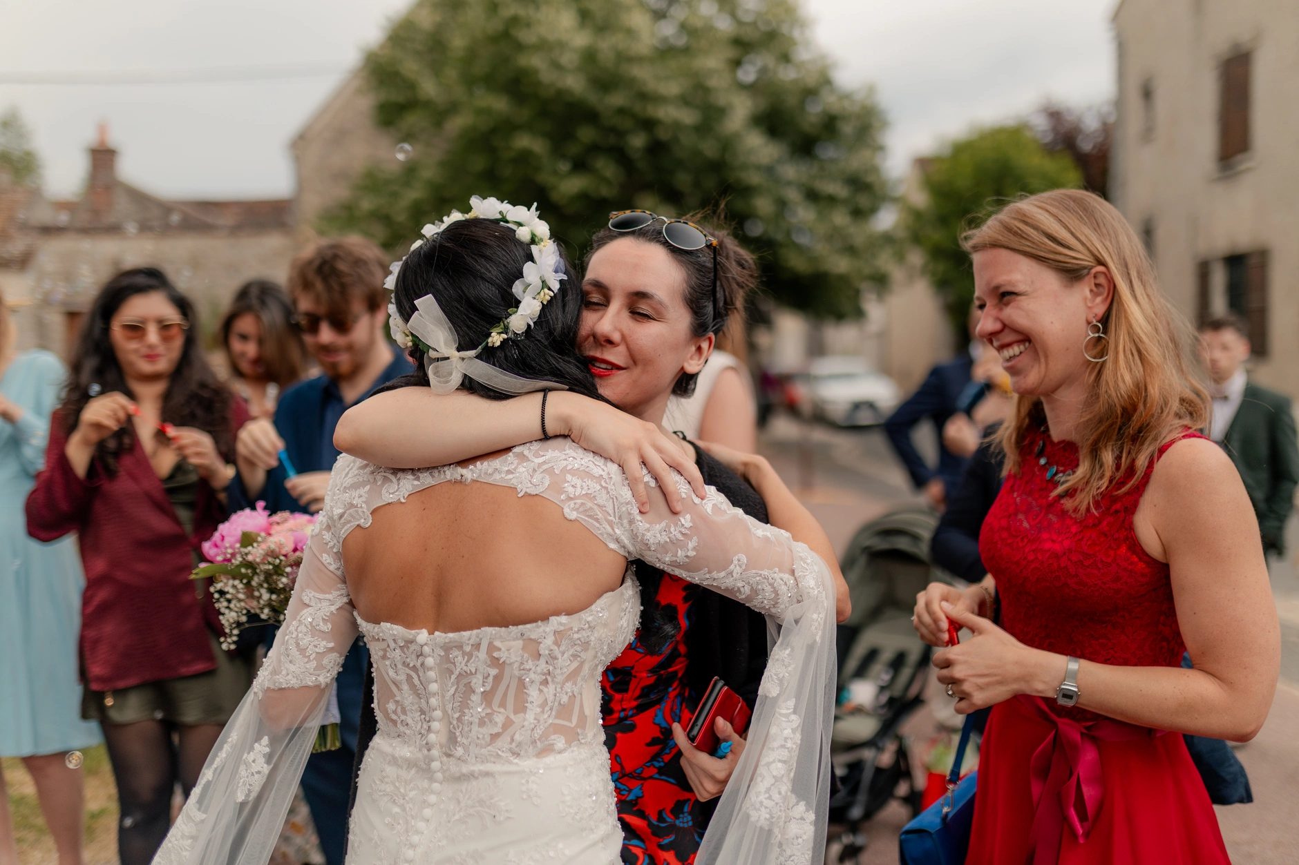 Invitados at recepción party indoors – fotografía de boda Francia