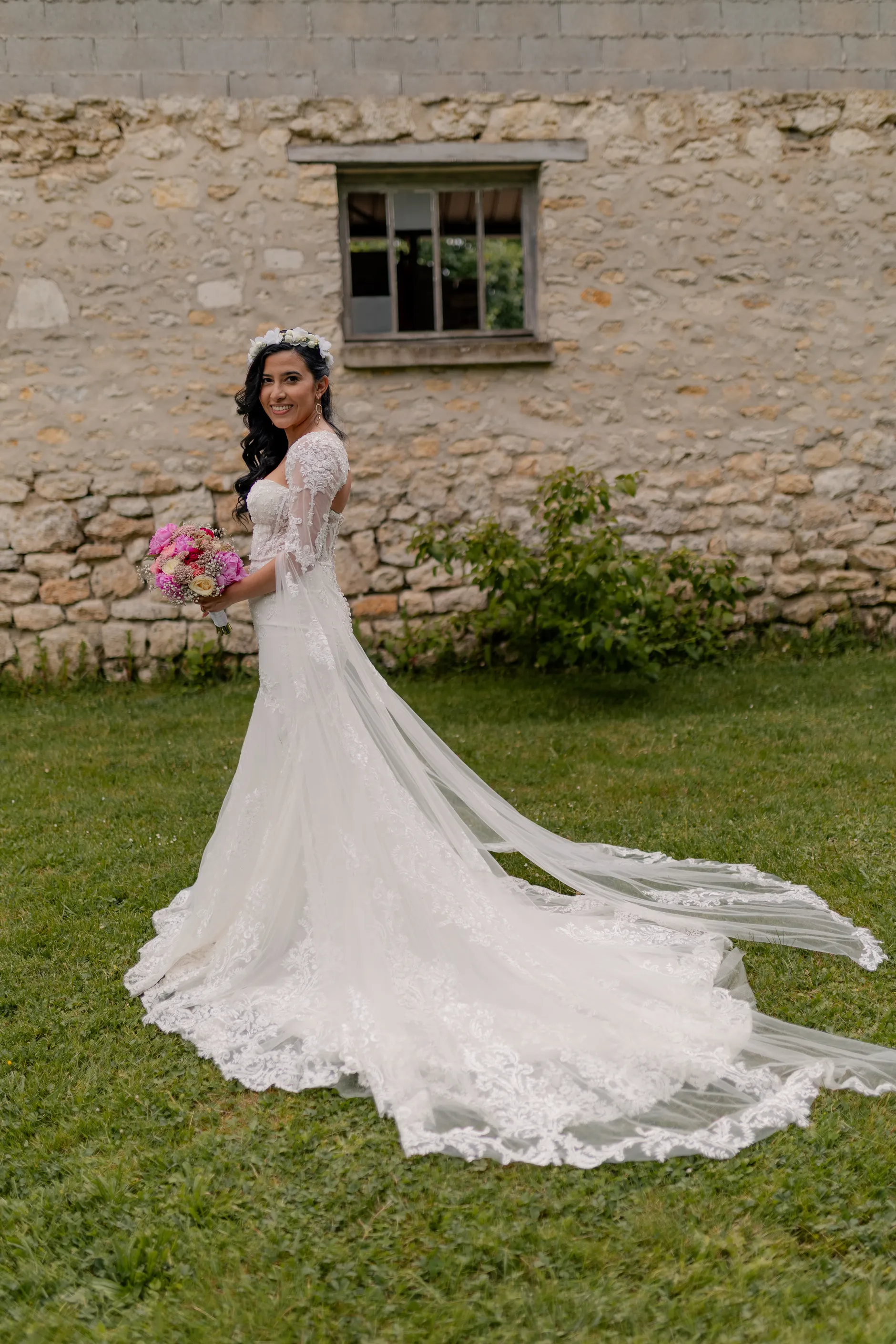 Retrato de pareja in jardín, evening – Deus y Romain boda Milly-la-Forêt Francia