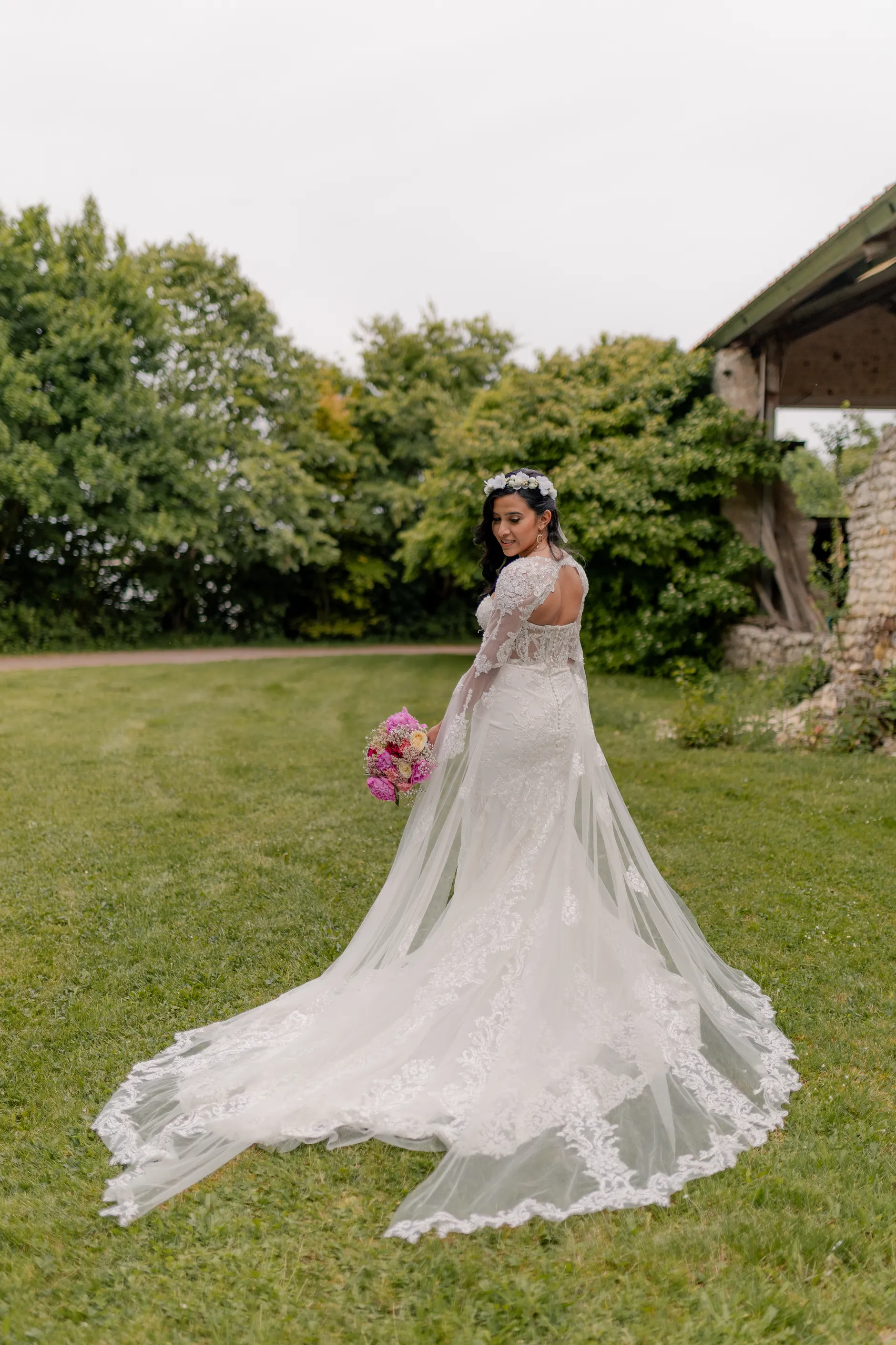 Outdoor portrait, soft evening light – fotografía de boda Francia