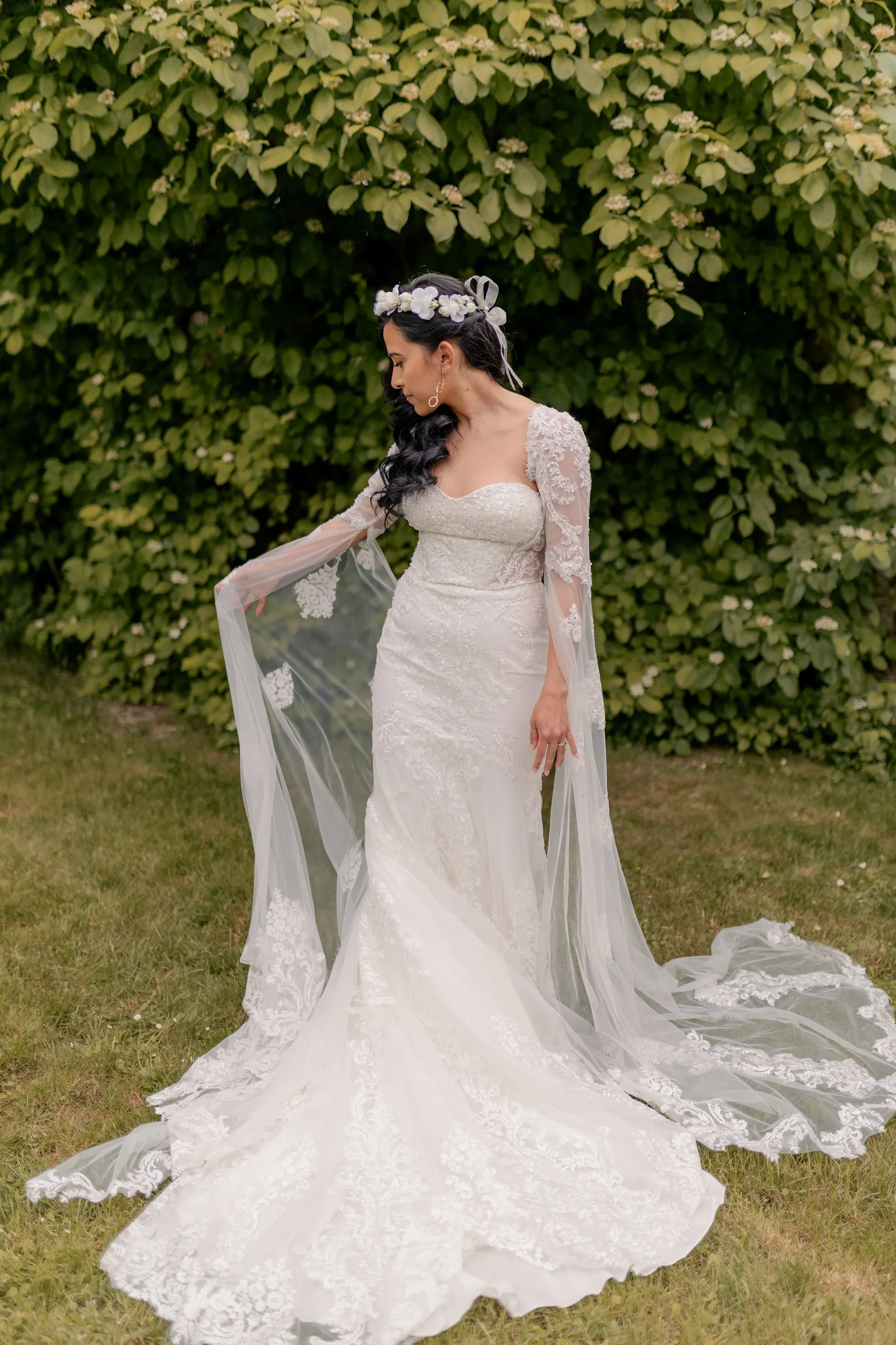 Romantic jardín portrait, hora dorada – fotografía de boda Francia