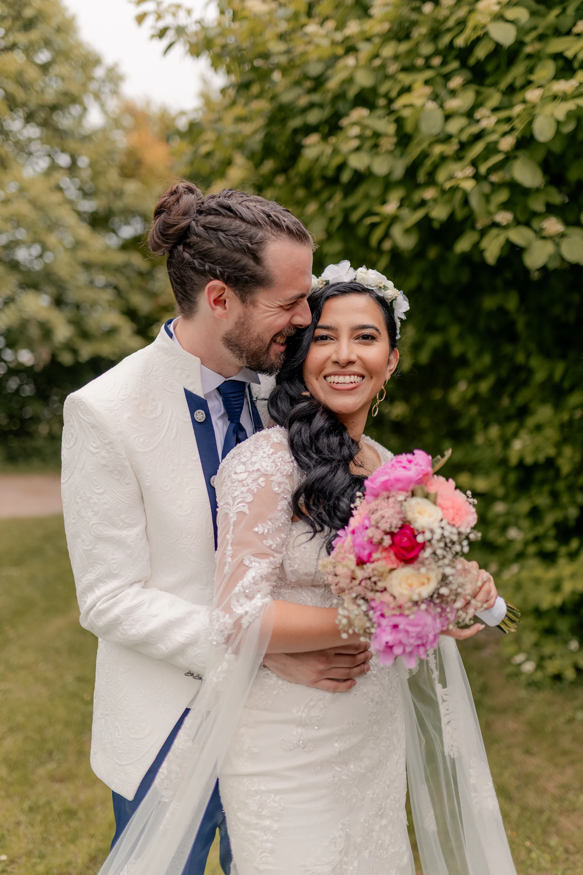 Garden portrait photography at dusk – fotografía de boda Francia
