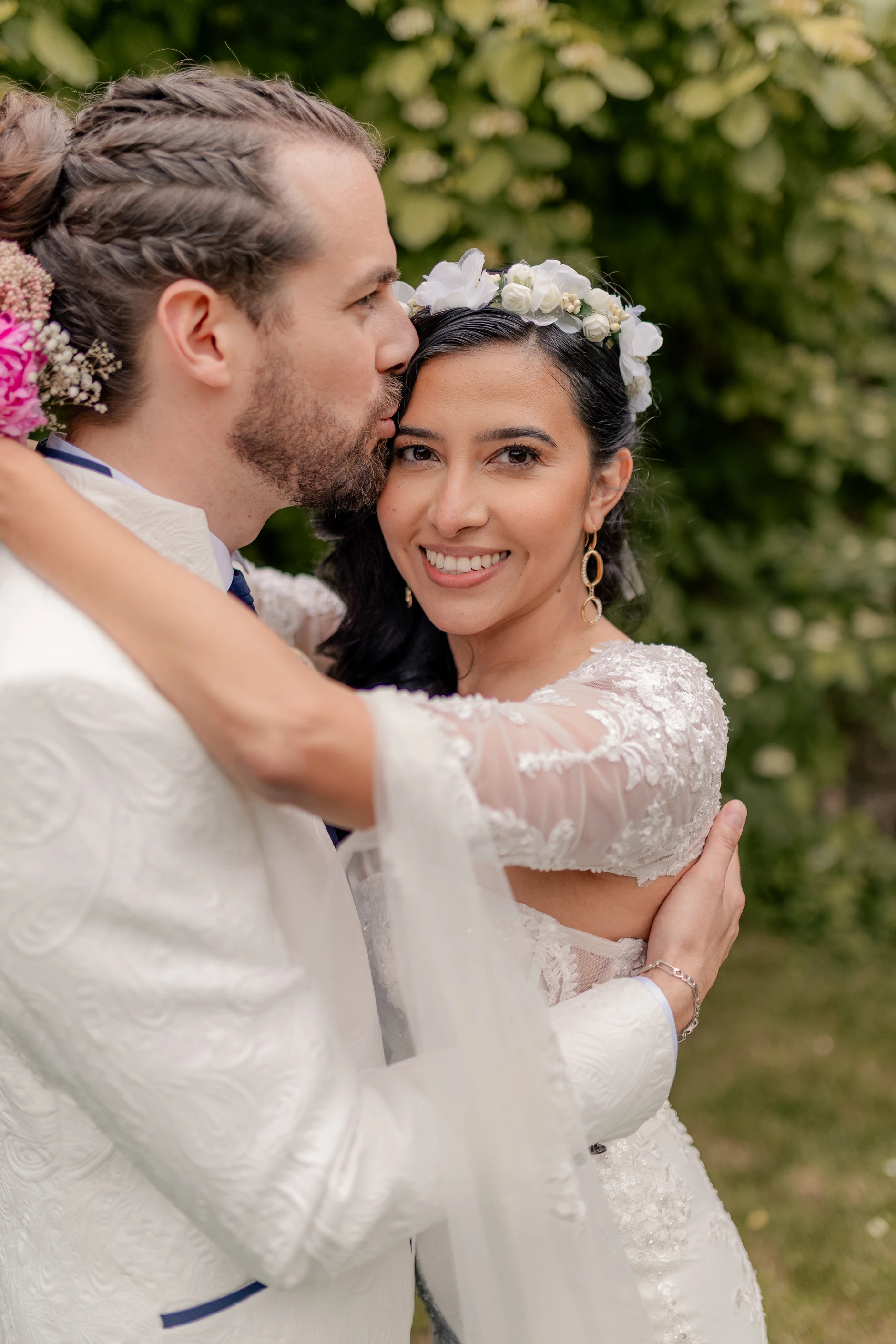 Garden photography outdoor, warm tones – fotografía de boda Francia
