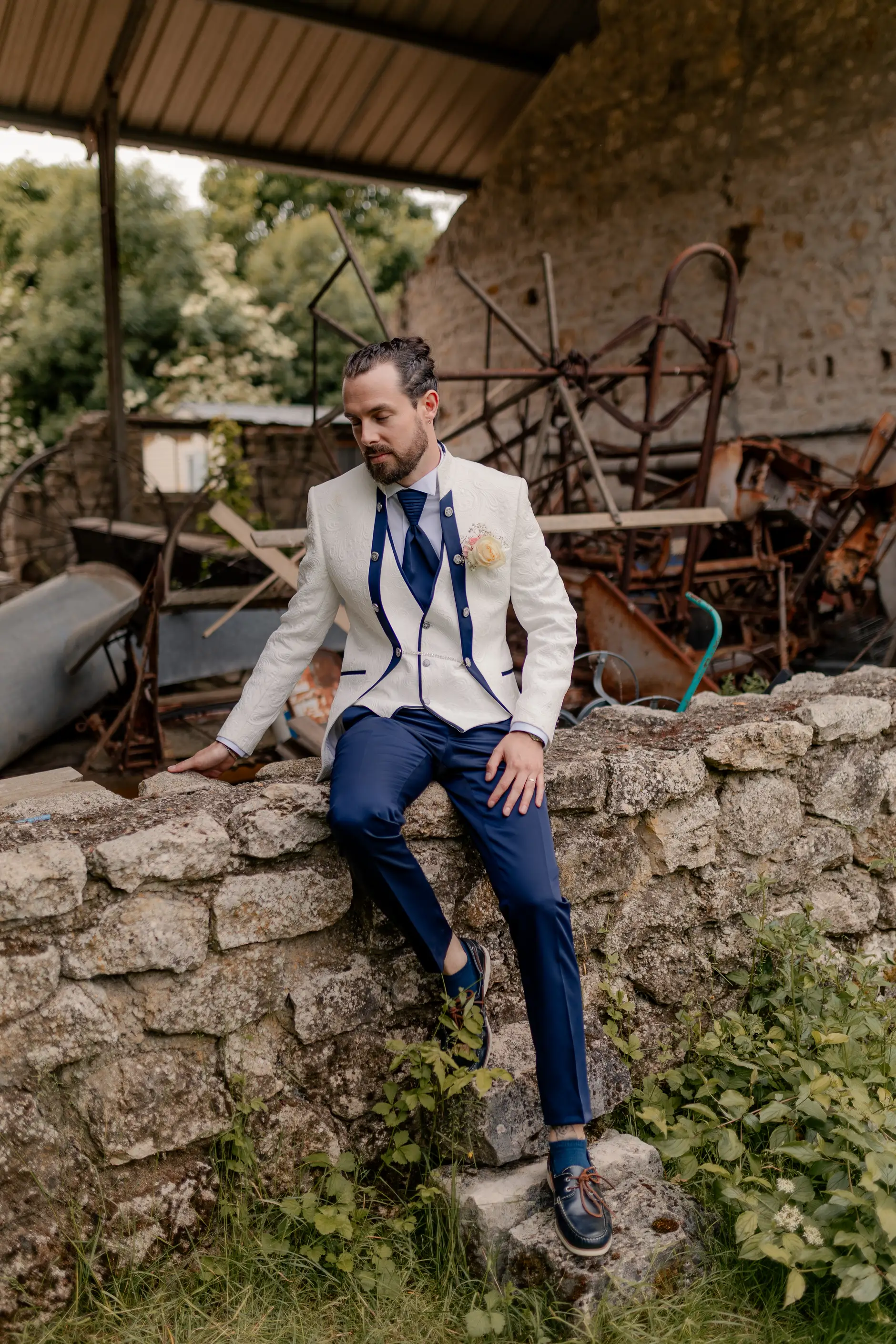 Evening outdoor couple – fotografía de boda Milly-la-Forêt