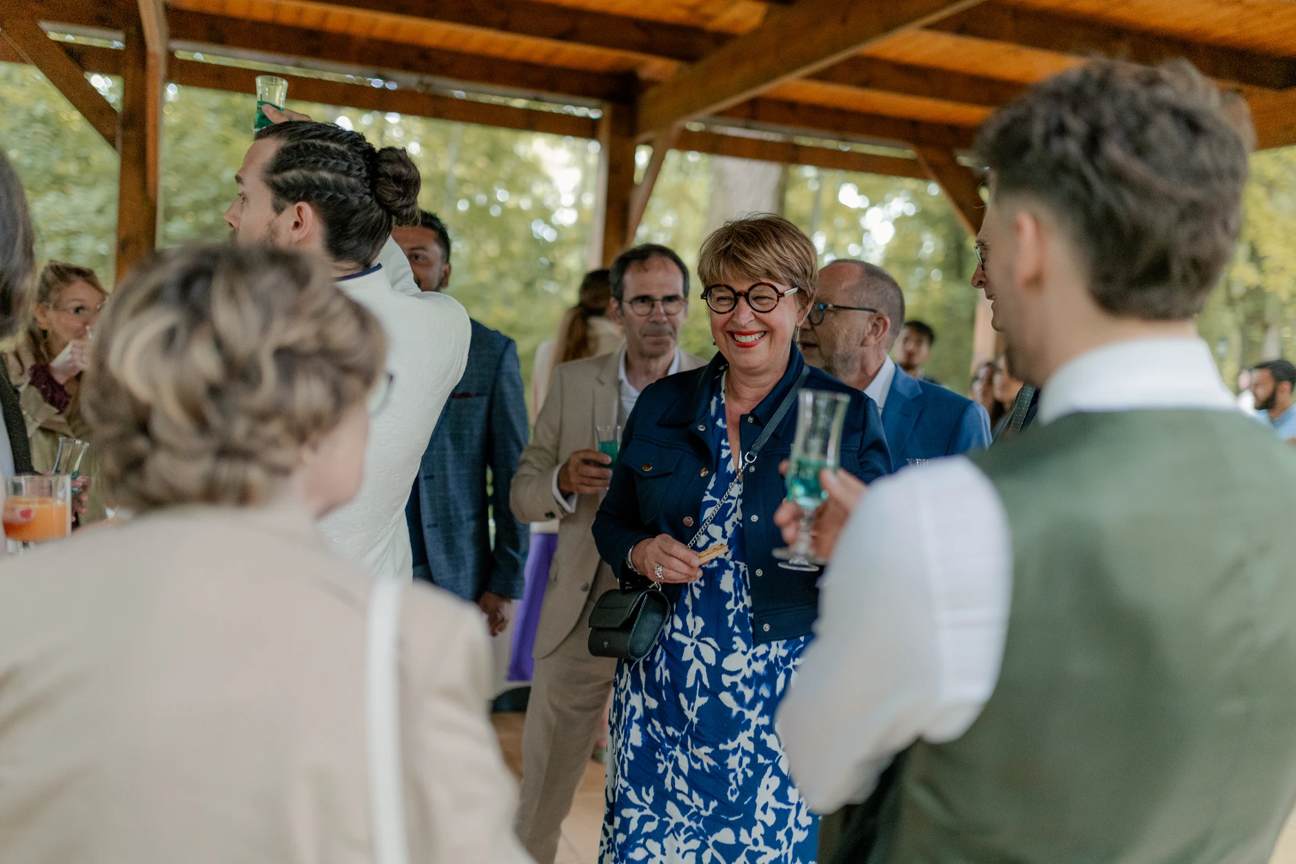 Evening outdoor candid – fotografía de boda Francia