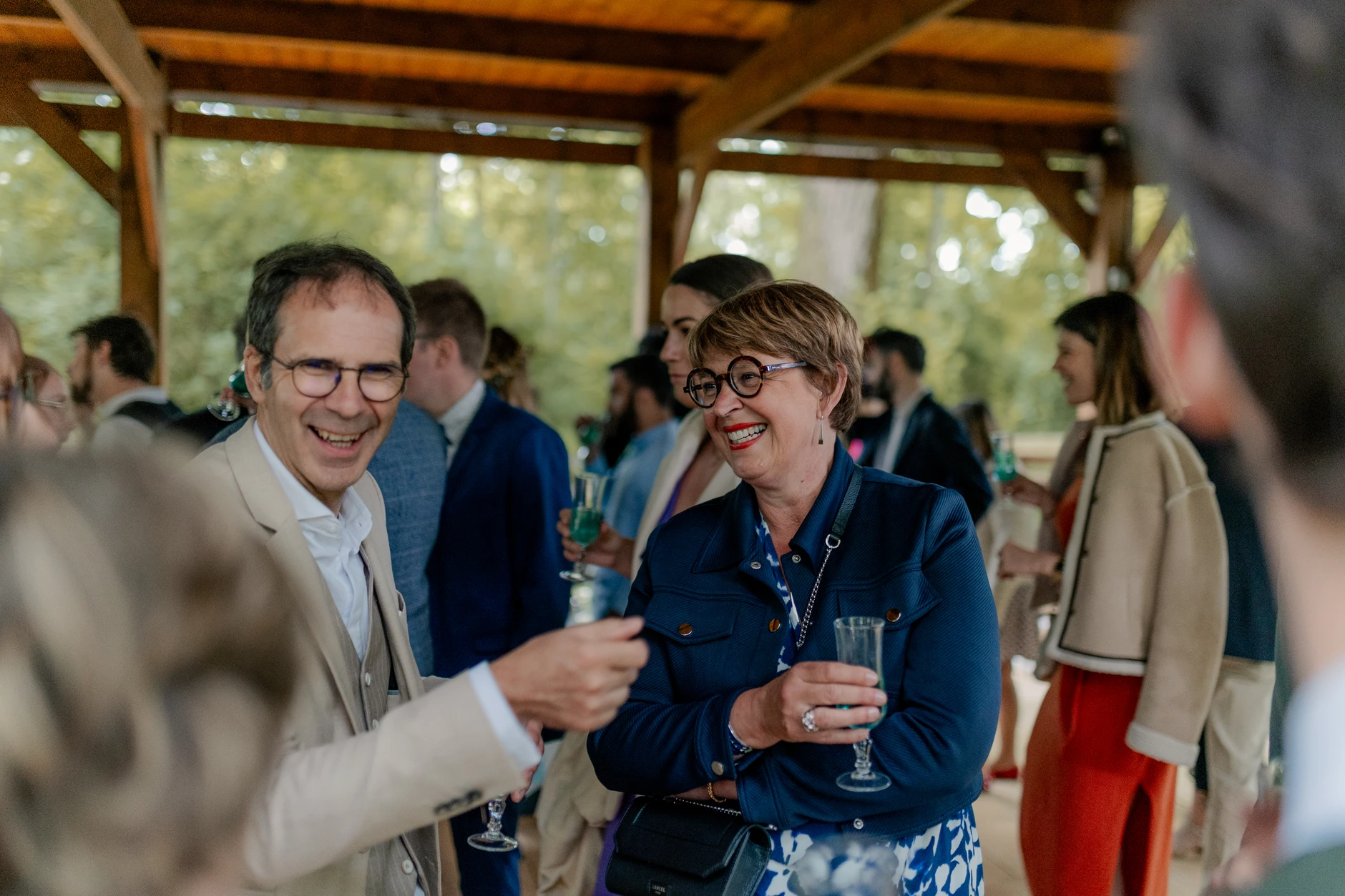 Couple at evening outdoor – Deus y Romain boda Francia