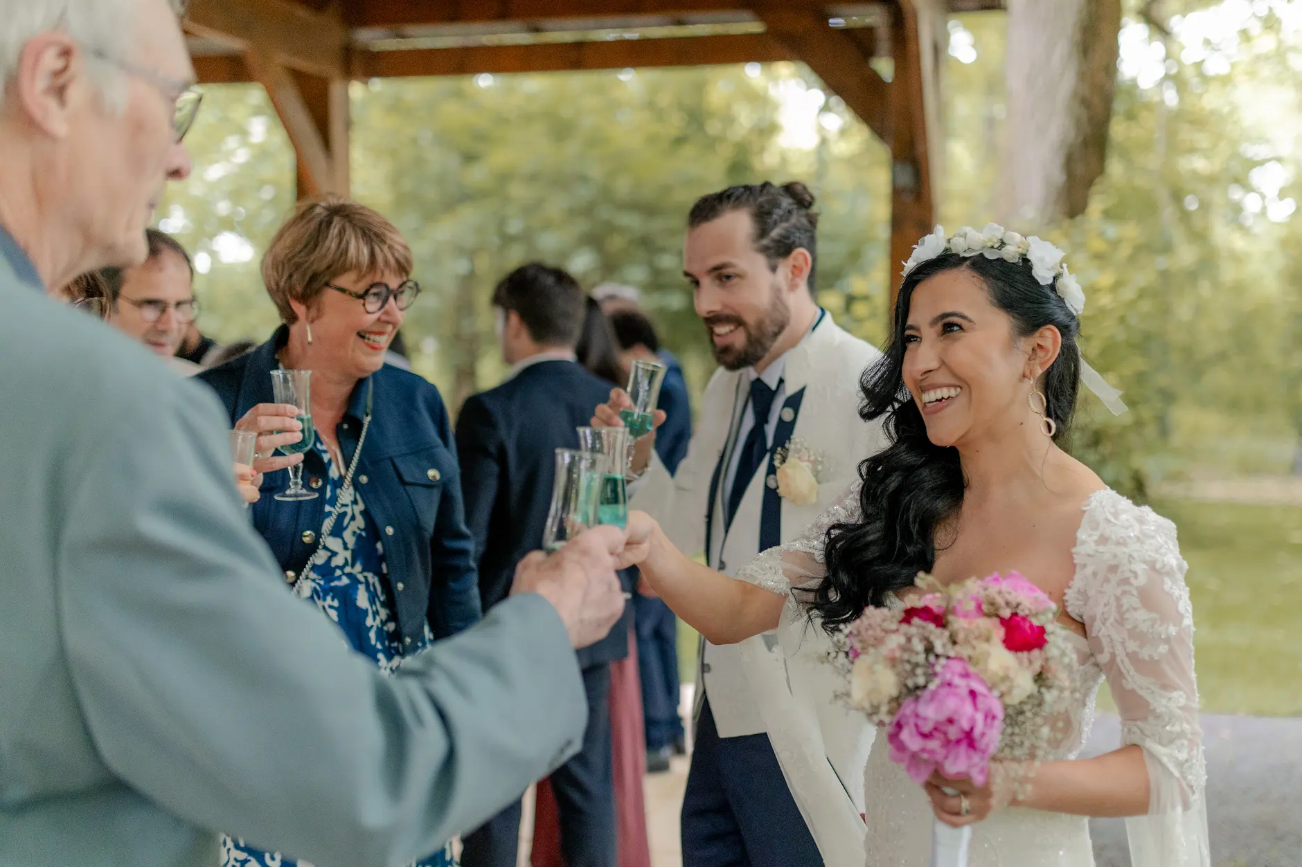 Evening outdoor moment – fotografía de boda Francia