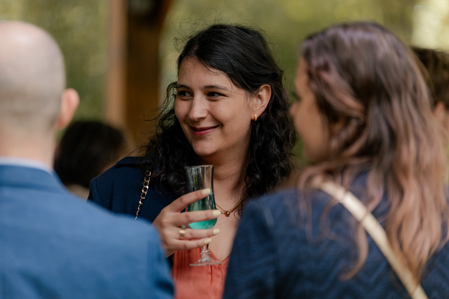 Evening jardín portrait – fotografía de boda Milly-la-Forêt Francia