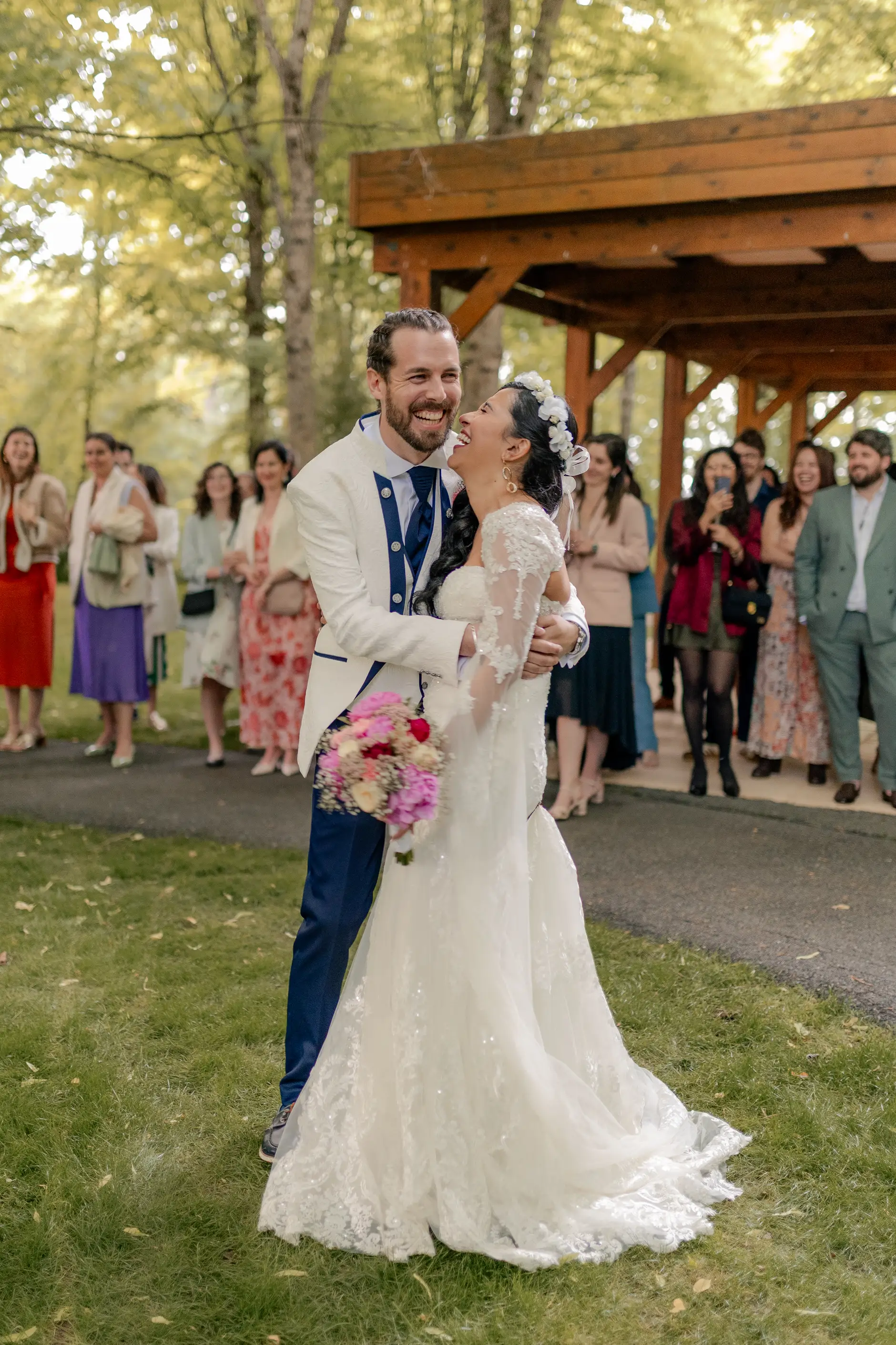 Couple evening candid – Deus y Romain boda Francia