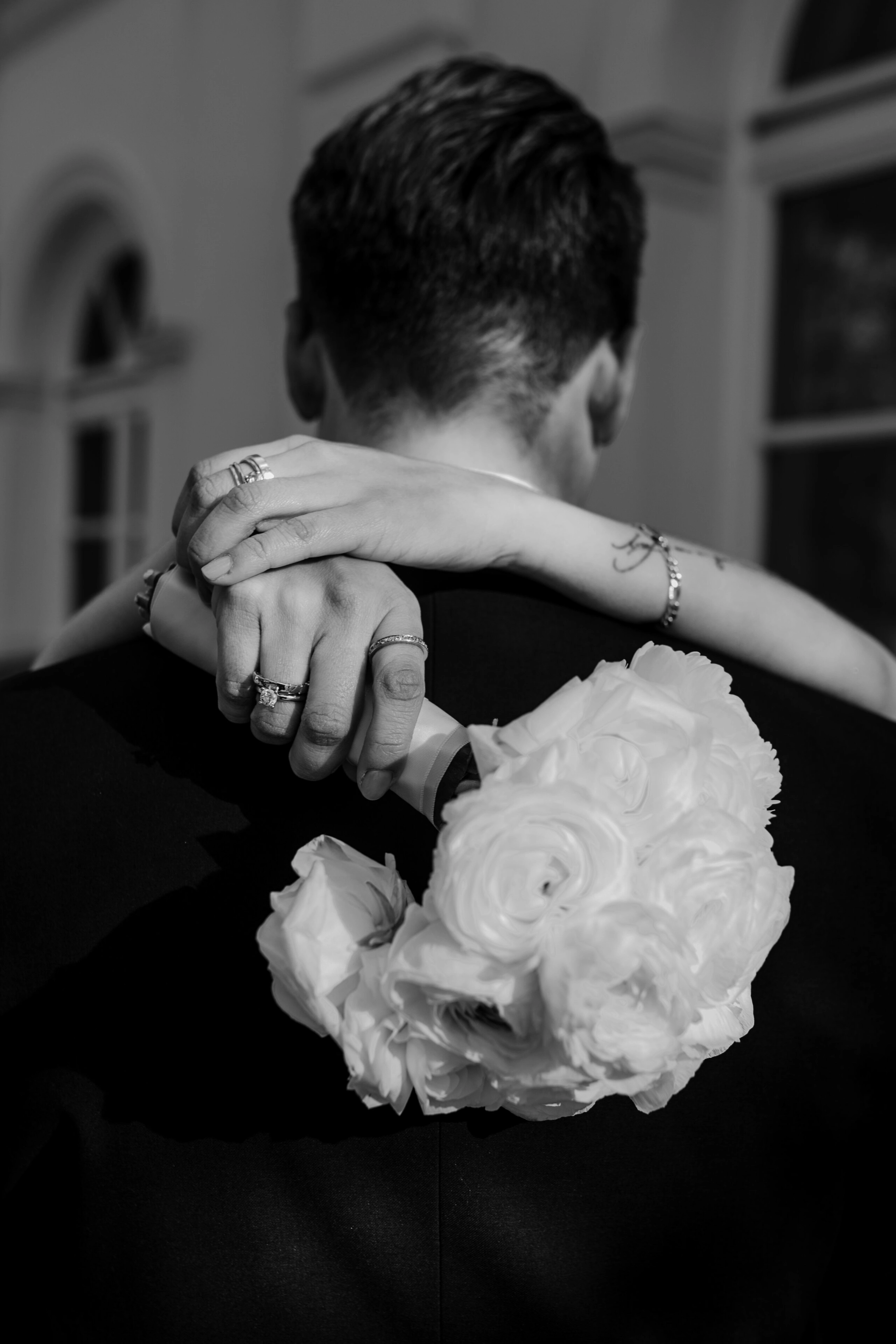 Paulina and Pascal – Wedding portraits on the streets of Schwabing, Munich