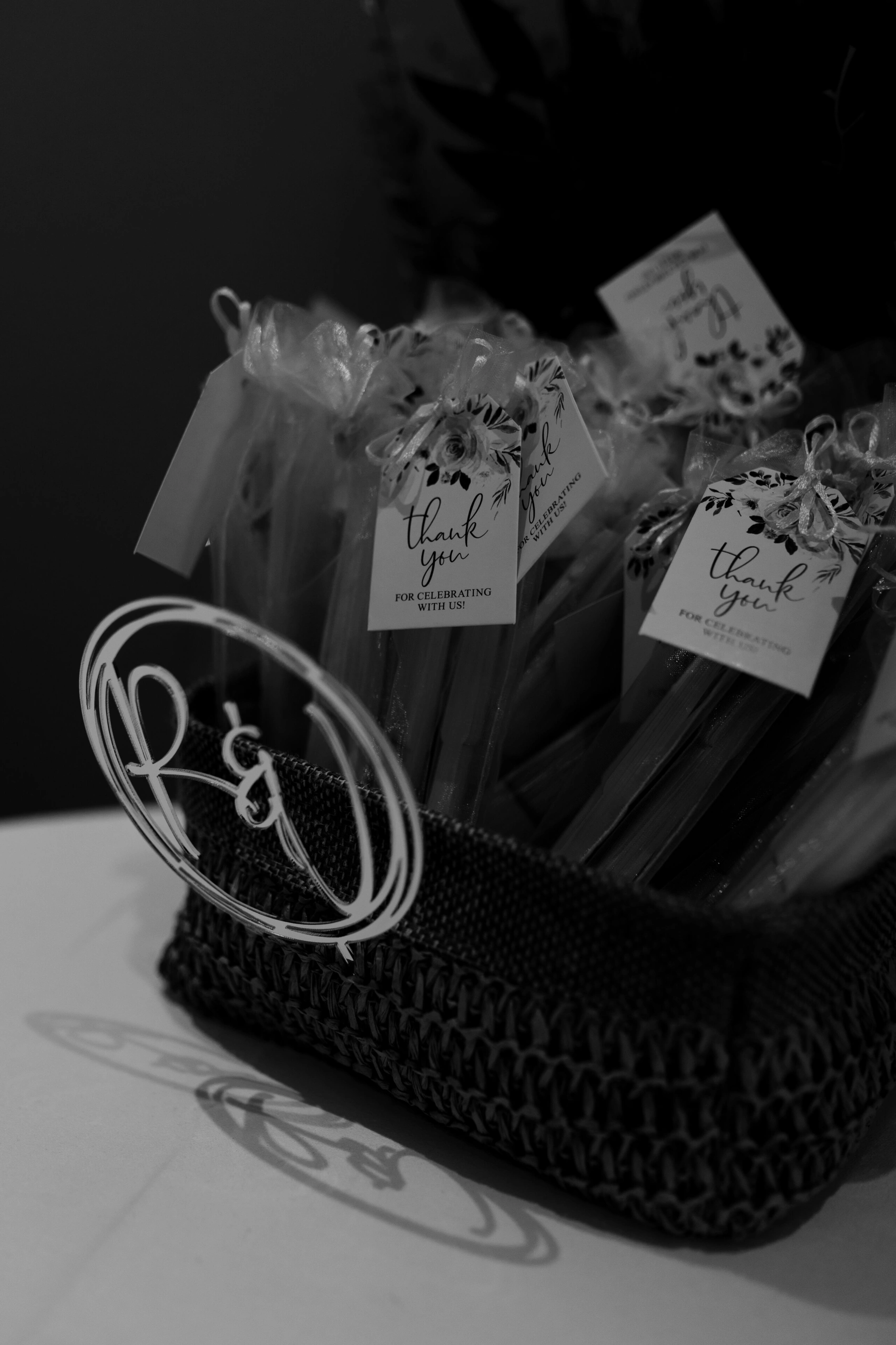 Wedding rings close-up – detail shot Virginia and Romano in Wolfratshausen