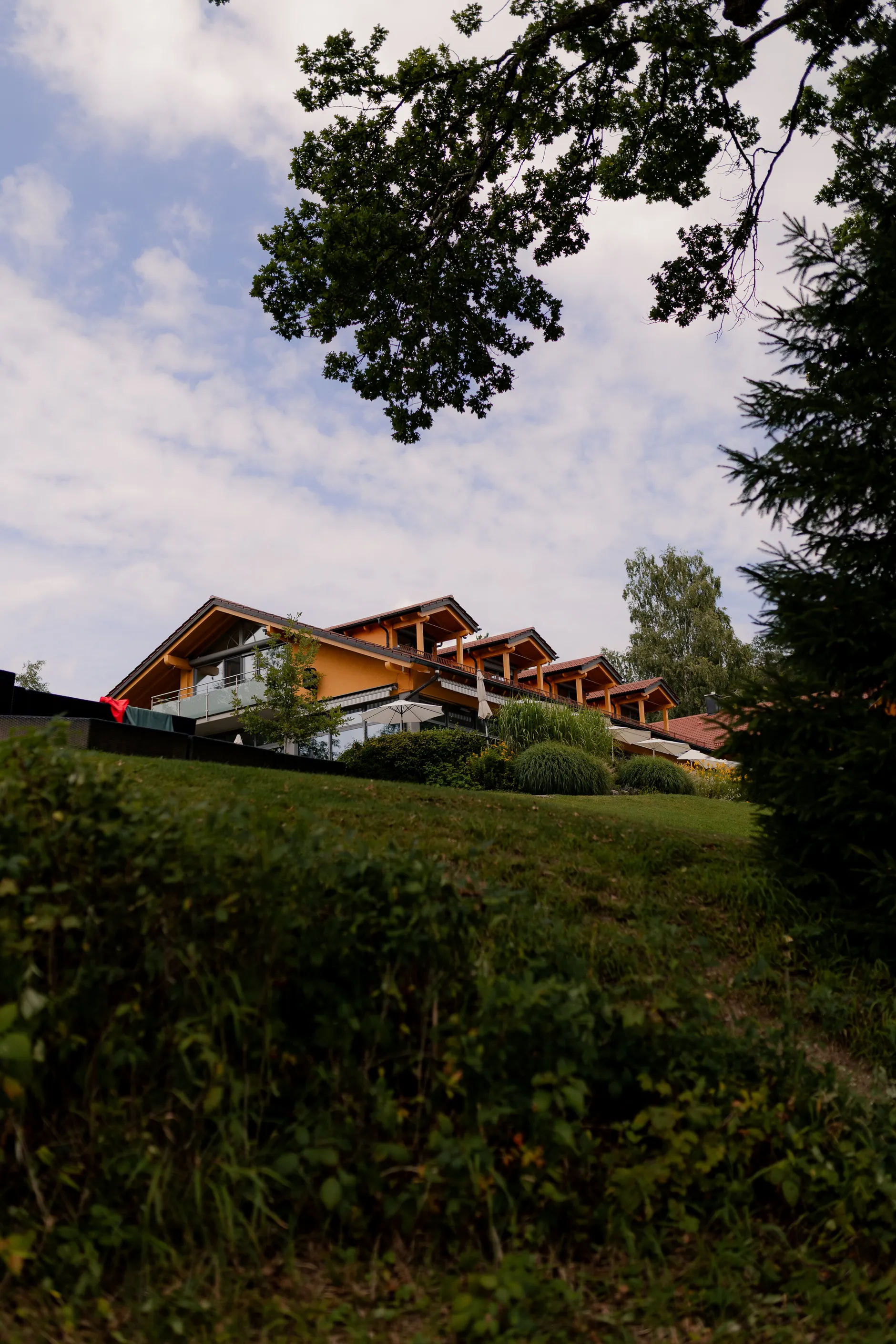 Virginia and Romano – Wedding Portrait Session in Wolfratshausen